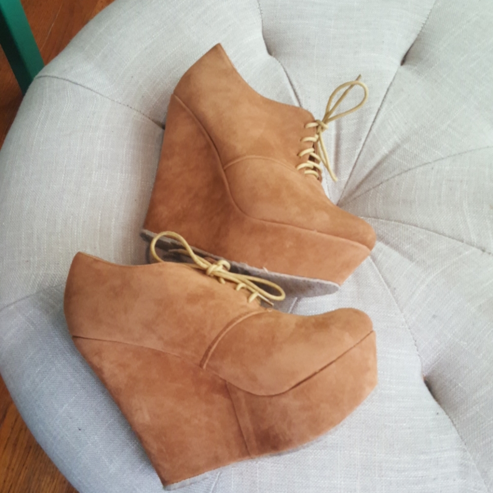 Shoes - Picture 3 of 5